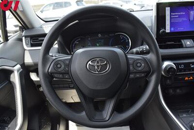 2024 Toyota RAV4 Hybrid XLE  AWD 4dr SUV! 41 MPG City! 38 MPG Hwy! Lane-Assist! Bluetooth! Rear View Camera! Eco/EV/Trail/Sport Mode! Sunroof! Roof-Rack! - Photo 14 - Portland, OR 97266