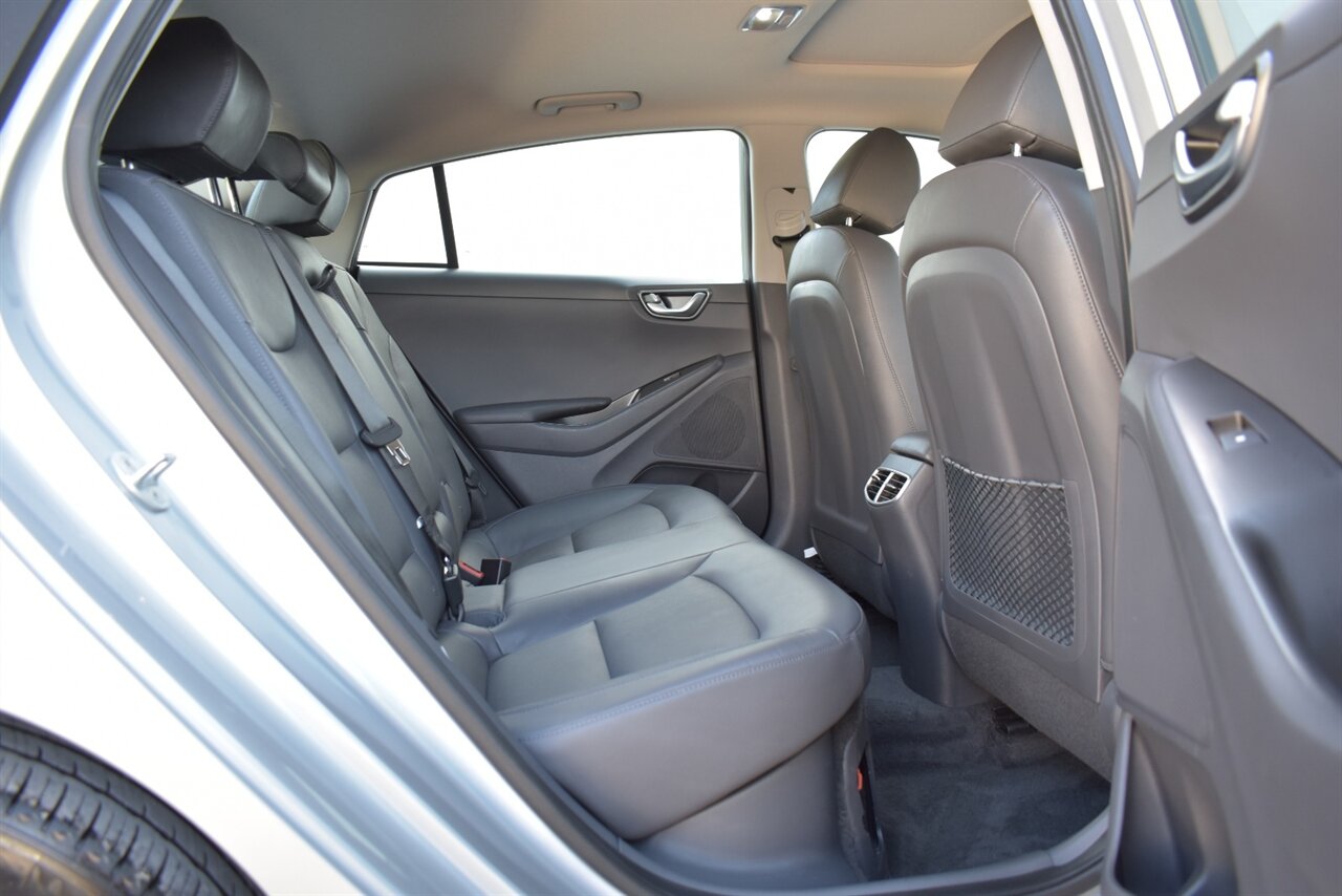 2022 Hyundai IONIQ Hybrid Limited 4dr Hatchback**BY APPOINTMENT ONLY**54 City MPG! 57 Hwy MPG! Back Up Camera! Blind Spot Monitor! Parking Assist! Collision Mitigation! Navigation! Apple CarPlay! Android Auto! Heated Seats! Sunroof! - Photo 30 - Portland, OR 97266