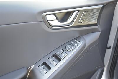 2022 Hyundai IONIQ Hybrid Limited 4dr Hatchback**BY APPOINTMENT ONLY**54 City MPG! 57 Hwy MPG! Back Up Camera! Blind Spot Monitor! Parking Assist! Collision Mitigation! Navigation! Apple CarPlay! Android Auto! Heated Seats! Sunroof! - Photo 17 - Portland, OR 97266