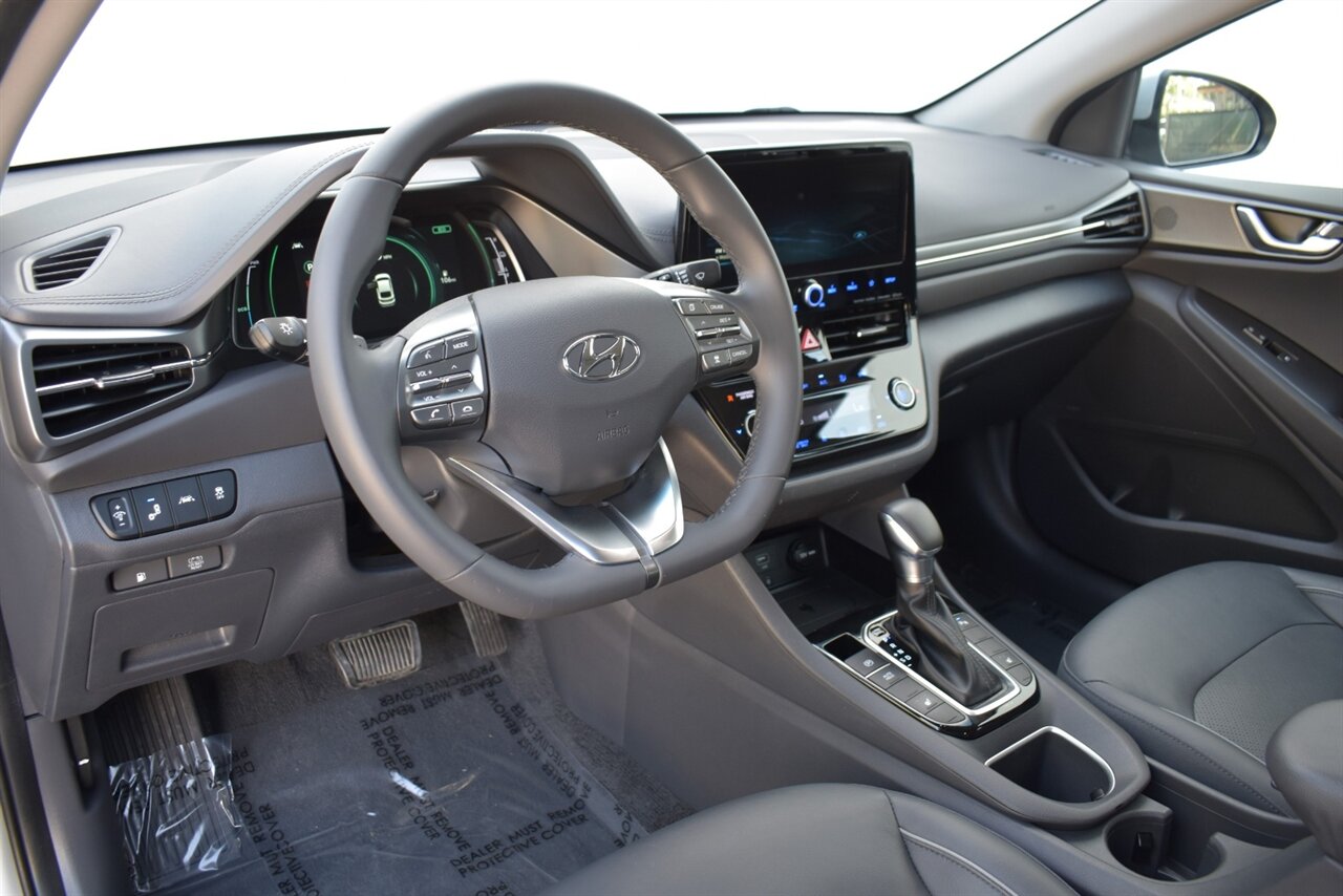 2022 Hyundai IONIQ Hybrid Limited 4dr Hatchback**BY APPOINTMENT ONLY**54 City MPG! 57 Hwy MPG! Back Up Camera! Blind Spot Monitor! Parking Assist! Collision Mitigation! Navigation! Apple CarPlay! Android Auto! Heated Seats! Sunroof! - Photo 3 - Portland, OR 97266