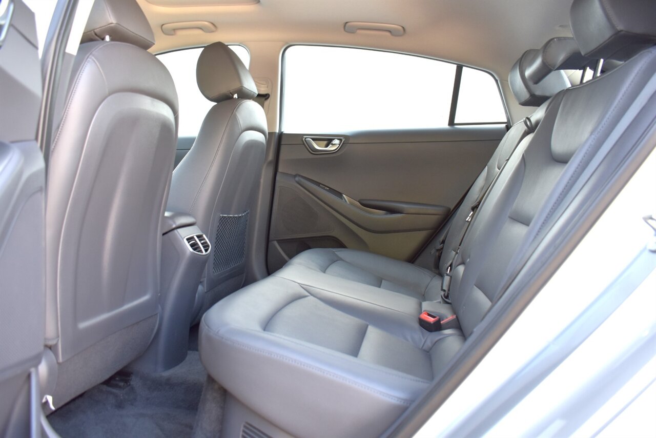 2022 Hyundai IONIQ Hybrid Limited 4dr Hatchback**BY APPOINTMENT ONLY**54 City MPG! 57 Hwy MPG! Back Up Camera! Blind Spot Monitor! Parking Assist! Collision Mitigation! Navigation! Apple CarPlay! Android Auto! Heated Seats! Sunroof! - Photo 29 - Portland, OR 97266