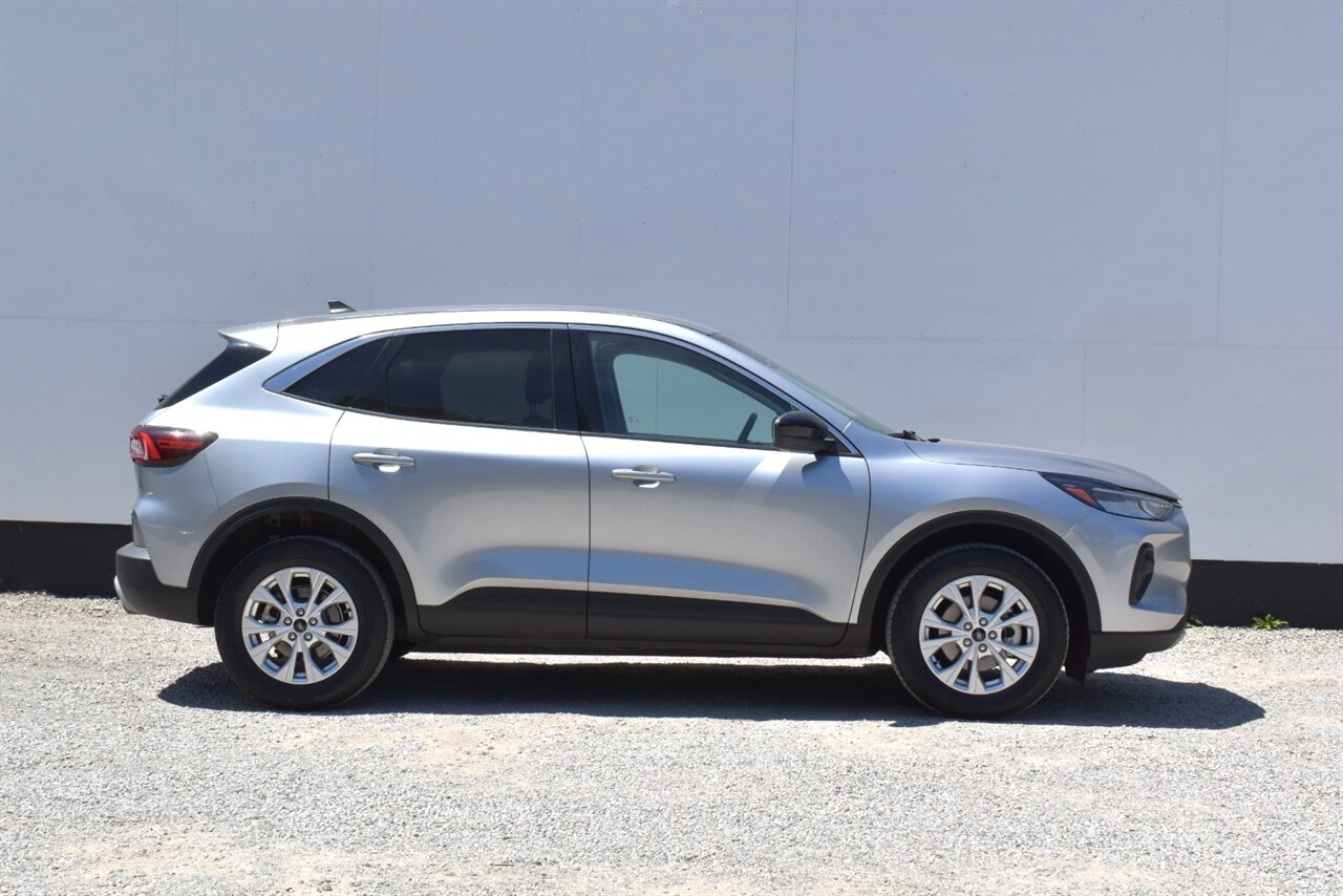2023 Ford Escape Active AWD 4dr SUV! Back Up Camera! Blind Spot Monitor! Pre-Collison Assist! Terrain Management System! Heated Seats! Apple CarPlay! Android Auto! Powered Liftgate! - Photo 6 - Portland, OR 97266
