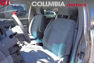 2005 Toyota Sienna CE 8 Passenger 4dr Mini-Van! Front & Rear AC & Heater! Deluxe AM/FM/Cass/CD! Power Windows! Cruise Control! ABS Brakes & Traction Control! - Photo 11 - Portland, OR 97266