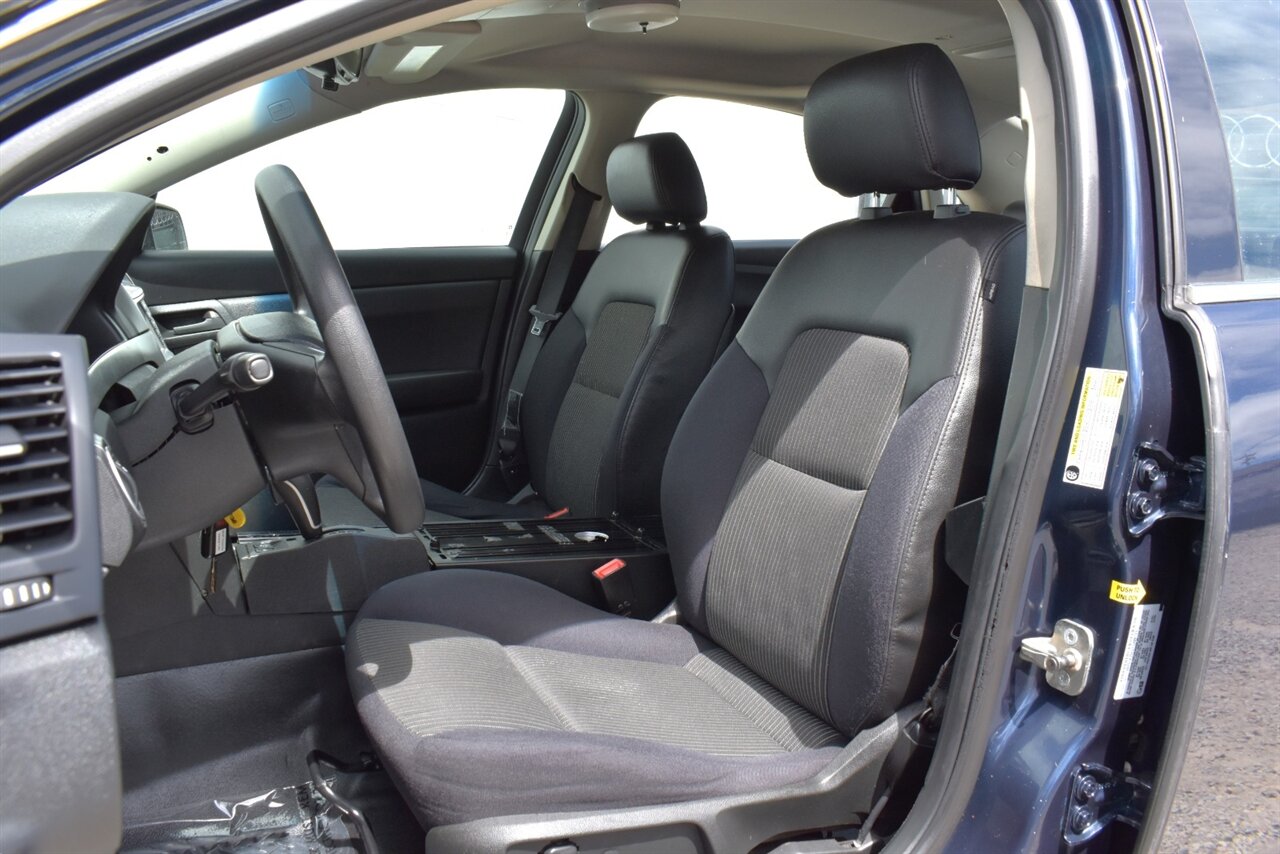 2013 Chevrolet Caprice Police 4dr Sedan w/1SB! Bluetooth Connectivity! Traction Control! Sport-Tuned Transmission Mode! Rear-Wheel Drive! Heavy-Duty Suspension & Brakes! - Photo 11 - Portland, OR 97266