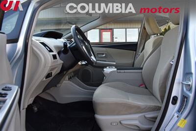 2012 Toyota Prius v Two 4dr Wagon 44 City MPG! 40 Hwy MPG! Back Up Camera! Bluetooth! EV, ECO, PWR Modes! All Weather Floor Mats! Push-Button Engine Start! - Photo 10 - Portland, OR 97266