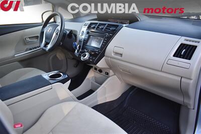 2012 Toyota Prius v Two 4dr Wagon 44 City MPG! 40 Hwy MPG! Back Up Camera! Bluetooth! EV, ECO, PWR Modes! All Weather Floor Mats! Push-Button Engine Start! - Photo 11 - Portland, OR 97266
