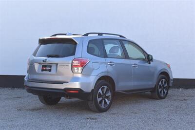 2017 Subaru Forester 2.5i Premium Sport Utility  AWD 4dr Wagon CVT! 26 mpg City / 32 mpg Highway! X-Mode! Heated Seats! Backup Camera! Bluetooth! Touchscreen Display! Sunroof! - Photo 5 - Portland, OR 97266