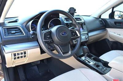 2019 Subaru Outback 2.5i  AWD 4dr Crossover! X-Mode! EyeSight Assist Tech! Back Up Camera! Lane Assist! Apple CarPlay! Android Auto! All Weather Floor Mats! - Photo 3 - Portland, OR 97266