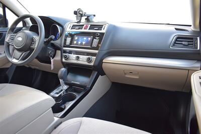 2019 Subaru Outback 2.5i  AWD 4dr Crossover! X-Mode! EyeSight Assist Tech! Back Up Camera! Lane Assist! Apple CarPlay! Android Auto! All Weather Floor Mats! - Photo 11 - Portland, OR 97266