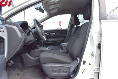 2018 Nissan Rogue SV  AWD 4dr Crossover! Back Up Cam! Navi! Blind Spot Monitor! Eco & Sport Modes! Powered Liftgate! Heated Seats! Heated Steering Wheel! Roof Rails! - Photo 10 - Portland, OR 97266