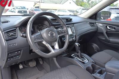 2018 Nissan Rogue SV  AWD 4dr Crossover! Back Up Cam! Navi! Blind Spot Monitor! Eco & Sport Modes! Powered Liftgate! Heated Seats! Heated Steering Wheel! Roof Rails! - Photo 3 - Portland, OR 97266