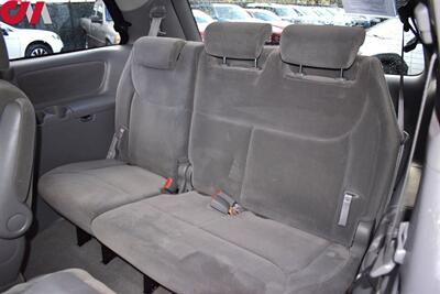 2004 Toyota Sienna LE 7 Passenger  AWD 4dr Mini-Van! Low Miles! Second-Row Captain’s Chairs! Child Protector Sliding Door Locks! Deluxe AM/FM/Cass/CD! Fold-Down Rear Seats! Cruise Control! Tow Hitch! - Photo 21 - Portland, OR 97266