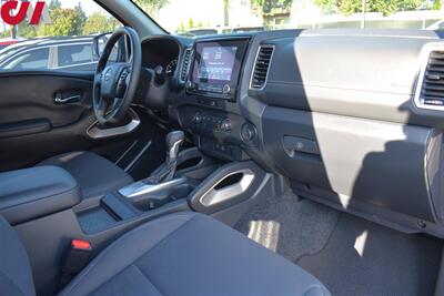 2022 Nissan Frontier SV  4x2 4dr Crew Cab 5 ft. SB! Rear View Camera! Tow Mode! Voice Activated Bluetooth! Spray On Bedliner! Cargo Lamp! Traction Control! - Photo 11 - Portland, OR 97266
