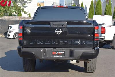 2022 Nissan Frontier SV  4x2 4dr Crew Cab 5 ft. SB! Rear View Camera! Tow Mode! Voice Activated Bluetooth! Spray On Bedliner! Cargo Lamp! Traction Control! - Photo 4 - Portland, OR 97266
