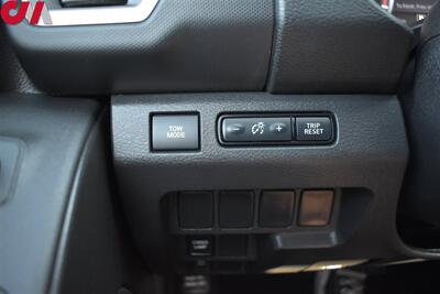 2022 Nissan Frontier SV 4x2 4dr Crew Cab 5 ft. SB! Rear View Camera! Tow Mode! Voice Activated Bluetooth! Spray On Bedliner! Cargo Lamp! Traction Control! - Photo 13 - Portland, OR 97266