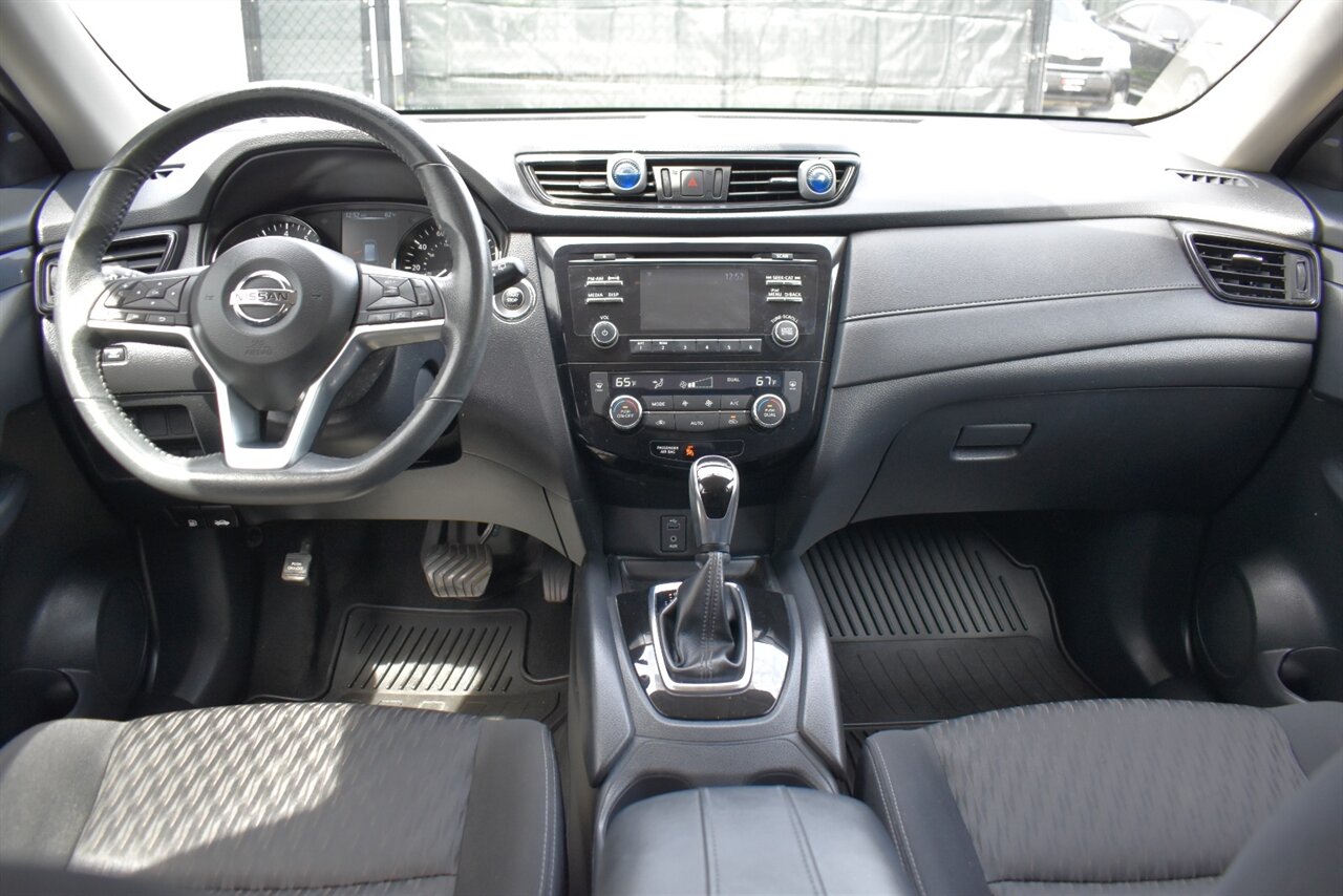 2017 Nissan Rogue SV AWD 4dr Crossover! Blind Spot Monitor! Rear Cross Traffic Alert! Bluetooth/USB/Aux-In! Eco & Sport Drive Modes! All Weather Floor Mats! Roof-Rails! - Photo 13 - Portland, OR 97266