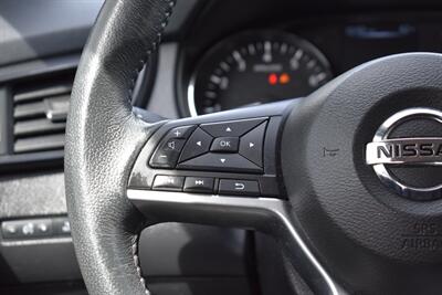 2017 Nissan Rogue SV AWD 4dr Crossover! Blind Spot Monitor! Rear Cross Traffic Alert! Bluetooth/USB/Aux-In! Eco & Sport Drive Modes! All Weather Floor Mats! Roof-Rails! - Photo 15 - Portland, OR 97266