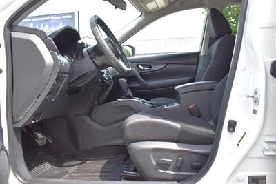 2017 Nissan Rogue SV AWD 4dr Crossover! Blind Spot Monitor! Rear Cross Traffic Alert! Bluetooth/USB/Aux-In! Eco & Sport Drive Modes! All Weather Floor Mats! Roof-Rails! - Photo 10 - Portland, OR 97266