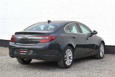 2015 Buick Regal Premium I  4dr Sedan! Back Up Camera! Park Assist! Traction Control! Bluetooth Connectivity! Heated Leather Seats! - Photo 5 - Portland, OR 97266