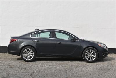 2015 Buick Regal Premium I  4dr Sedan! Back Up Camera! Park Assist! Traction Control! Bluetooth Connectivity! Heated Leather Seats! - Photo 6 - Portland, OR 97266