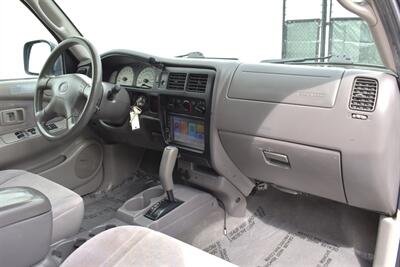 2004 Toyota Tacoma PreRunner V6  2dr Xtracab RWD SB! Back Up Camera! Bluetooth/USB Connectivity! ECT Power Mode! Cruise Control! Power Windows! - Photo 11 - Portland, OR 97266