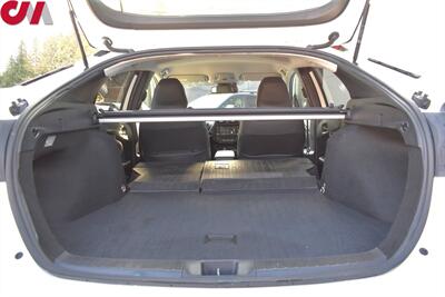 2020 Toyota Prius XLE AWD-e  AWD 4dr Hatchback! 52 City MPG! 48 Hwy MPG! Back Up Camera! Lane Assist! Collision Mitigation! Bluetooth! Heated Leather Seats! Heated Steering Wheel! Qi-Wireless Charging! Trunk Cargo Cover! - Photo 26 - Portland, OR 97266