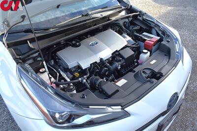 2020 Toyota Prius XLE AWD-e  AWD 4dr Hatchback! 52 City MPG! 48 Hwy MPG! Back Up Camera! Lane Assist! Collision Mitigation! Bluetooth! Heated Leather Seats! Heated Steering Wheel! Qi-Wireless Charging! Trunk Cargo Cover! - Photo 28 - Portland, OR 97266