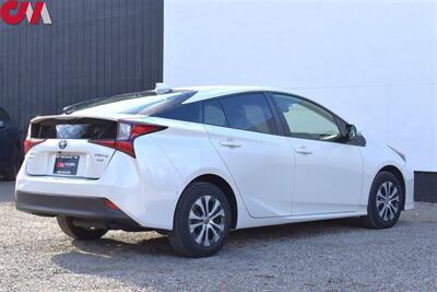 2020 Toyota Prius XLE AWD-e  AWD 4dr Hatchback! 52 City MPG! 48 Hwy MPG! Back Up Camera! Lane Assist! Collision Mitigation! Bluetooth! Heated Leather Seats! Heated Steering Wheel! Qi-Wireless Charging! Trunk Cargo Cover! - Photo 9 - Portland, OR 97266