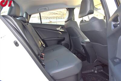 2020 Toyota Prius XLE AWD-e  AWD 4dr Hatchback! 52 City MPG! 48 Hwy MPG! Back Up Camera! Lane Assist! Collision Mitigation! Bluetooth! Heated Leather Seats! Heated Steering Wheel! Qi-Wireless Charging! Trunk Cargo Cover! - Photo 22 - Portland, OR 97266