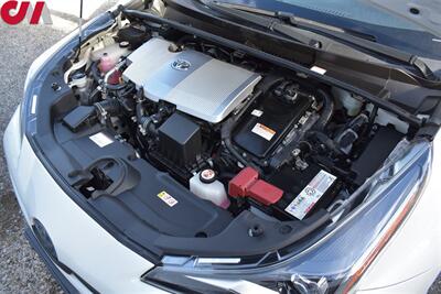 2020 Toyota Prius XLE AWD-e  AWD 4dr Hatchback! 52 City MPG! 48 Hwy MPG! Back Up Camera! Lane Assist! Collision Mitigation! Bluetooth! Heated Leather Seats! Heated Steering Wheel! Qi-Wireless Charging! Trunk Cargo Cover! - Photo 27 - Portland, OR 97266