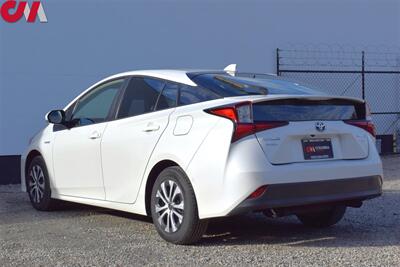 2020 Toyota Prius XLE AWD-e  AWD 4dr Hatchback! 52 City MPG! 48 Hwy MPG! Back Up Camera! Lane Assist! Collision Mitigation! Bluetooth! Heated Leather Seats! Heated Steering Wheel! Qi-Wireless Charging! Trunk Cargo Cover! - Photo 2 - Portland, OR 97266