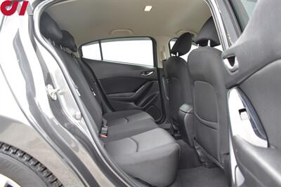 2018 Mazda Mazda3 Sport  4dr Hatchback! 28 City MPG! 37 Hwy MPG!  Back Up Camera! Sport Drive Mode! Apple CarPlay! Android Auto! - Photo 27 - Portland, OR 97266