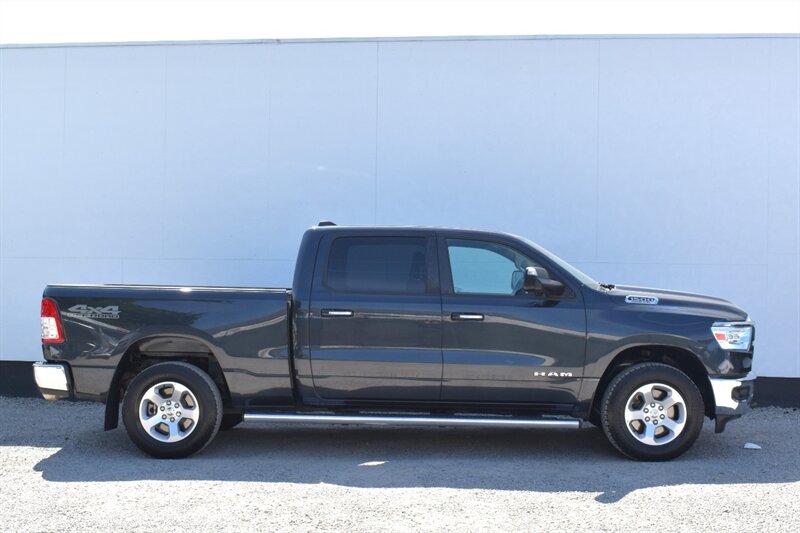 2020 RAM 1500 Big Horn 4x4 4dr CrewCab! 6.4 ft. Short Bed! Big Horn Trim! 2WD/4WD Auto/4WD High/4WD Low! Tow/Haul Mode! Apple CarPlay & Android Auto! Uconnect Touchscreen! Bluetooth! Backup Camera! - Photo 6 - Portland, OR 97266