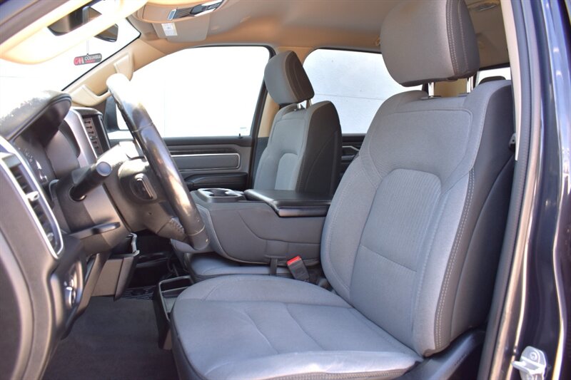 2020 RAM 1500 Big Horn 4x4 4dr CrewCab! 6.4 ft. Short Bed! Big Horn Trim! 2WD/4WD Auto/4WD High/4WD Low! Tow/Haul Mode! Apple CarPlay & Android Auto! Uconnect Touchscreen! Bluetooth! Backup Camera! - Photo 11 - Portland, OR 97266
