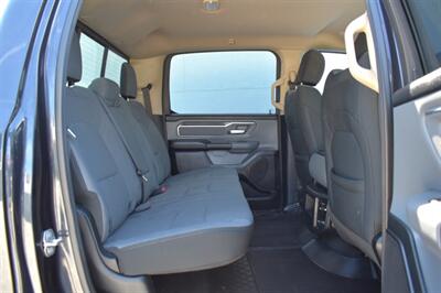 2020 RAM 1500 Big Horn 4x4 4dr CrewCab! 6.4 ft. Short Bed! Big Horn Trim! 2WD/4WD Auto/4WD High/4WD Low! Tow/Haul Mode! Apple CarPlay & Android Auto! Uconnect Touchscreen! Bluetooth! Backup Camera! - Photo 27 - Portland, OR 97266