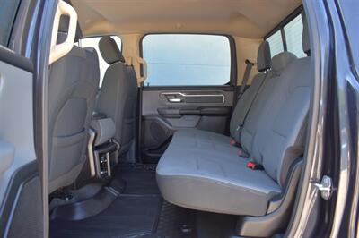 2020 RAM 1500 Big Horn 4x4 4dr CrewCab! 6.4 ft. Short Bed! Big Horn Trim! 2WD/4WD Auto/4WD High/4WD Low! Tow/Haul Mode! Apple CarPlay & Android Auto! Uconnect Touchscreen! Bluetooth! Backup Camera! - Photo 26 - Portland, OR 97266