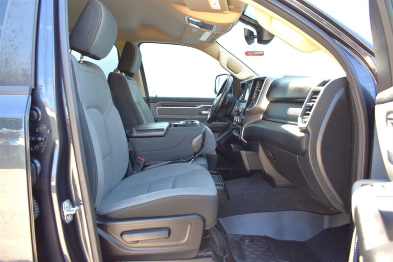 2020 RAM 1500 Big Horn 4x4 4dr CrewCab! 6.4 ft. Short Bed! Big Horn Trim! 2WD/4WD Auto/4WD High/4WD Low! Tow/Haul Mode! Apple CarPlay & Android Auto! Uconnect Touchscreen! Bluetooth! Backup Camera! - Photo 29 - Portland, OR 97266