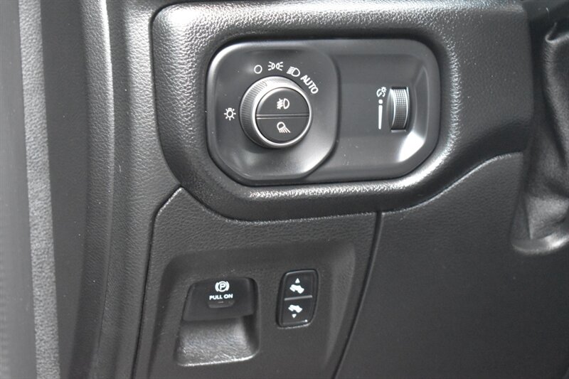 2020 RAM 1500 Big Horn 4x4 4dr CrewCab! 6.4 ft. Short Bed! Big Horn Trim! 2WD/4WD Auto/4WD High/4WD Low! Tow/Haul Mode! Apple CarPlay & Android Auto! Uconnect Touchscreen! Bluetooth! Backup Camera! - Photo 16 - Portland, OR 97266