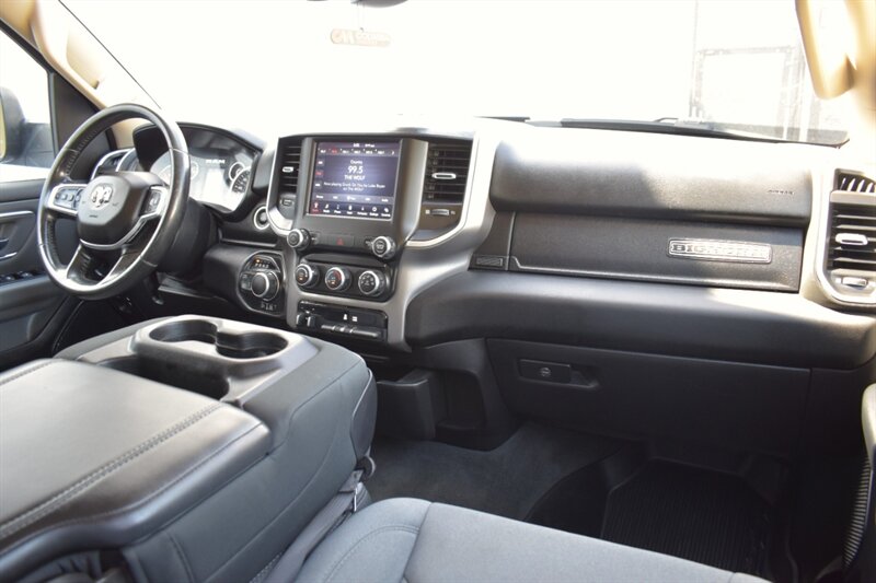 2020 RAM 1500 Big Horn 4x4 4dr CrewCab! 6.4 ft. Short Bed! Big Horn Trim! 2WD/4WD Auto/4WD High/4WD Low! Tow/Haul Mode! Apple CarPlay & Android Auto! Uconnect Touchscreen! Bluetooth! Backup Camera! - Photo 12 - Portland, OR 97266