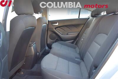 2017 Kia Forte LX 4dr Sedan 6-Speed Manual! 25 MPG City! / 34 MPG Highway! Traction Control! Bluetooth/Aux/USB! - Photo 19 - Portland, OR 97266