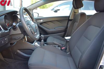 2017 Kia Forte LX  4dr Sedan 6-Speed Manual! 25 MPG City! / 34 MPG Highway! Traction Control! Bluetooth/Aux/USB! - Photo 10 - Portland, OR 97266