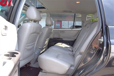 2006 Toyota Highlander Hybrid  AWD 4dr SUV! 3rd Row Seats! Leather Seats! Sunroof! Tow Hitch! All Weather Floor Mats! Cruise Control! JBL Sound! - Photo 18 - Portland, OR 97266