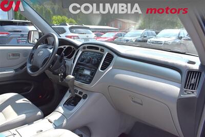 2006 Toyota Highlander Hybrid  AWD 4dr SUV! 3rd Row Seats! Leather Seats! Sunroof! Tow Hitch! All Weather Floor Mats! Cruise Control! JBL Sound! - Photo 11 - Portland, OR 97266