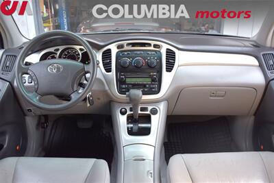 2006 Toyota Highlander Hybrid  AWD 4dr SUV! 3rd Row Seats! Leather Seats! Sunroof! Tow Hitch! All Weather Floor Mats! Cruise Control! JBL Sound! - Photo 12 - Portland, OR 97266