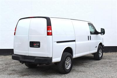 2006 Chevrolet Express 3500  3500 3dr Van! Payload Capacity 3,270lbs! Towing Capacity 9,400lbs! Stability Control! Traction Control! USB & AUX Input! Bluetooth! Leather Seats! Hitch Insert f/Towing! - Photo 5 - Portland, OR 97266