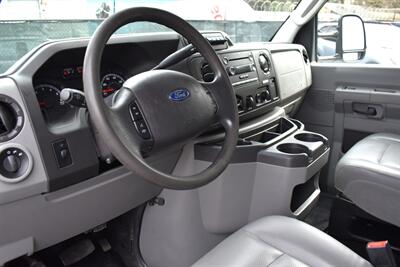 2017 Ford E-350 SD 2dr  Van!**APPOINTMENT ONLY**V10 Power! Dually! Service Body w/ Tool Compartments! Enclosed Upper Box! Work Ready! - Photo 3 - Portland, OR 97266