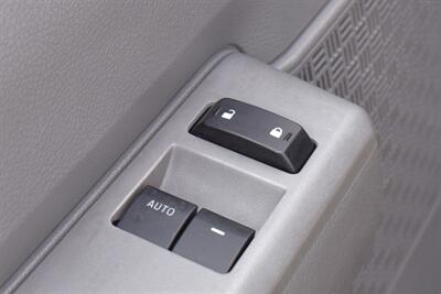 2017 Ford E-350 SD 2dr  Van!**APPOINTMENT ONLY**V10 Power! Dually! Service Body w/ Tool Compartments! Enclosed Upper Box! Work Ready! - Photo 15 - Portland, OR 97266