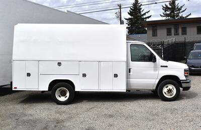 2017 Ford E-350 SD 2dr  Van!**APPOINTMENT ONLY**V10 Power! Dually! Service Body w/ Tool Compartments! Enclosed Upper Box! Work Ready! - Photo 6 - Portland, OR 97266