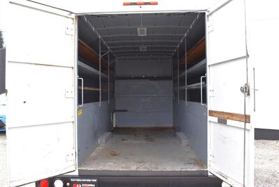 2017 Ford E-350 SD 2dr  Van!**APPOINTMENT ONLY**V10 Power! Dually! Service Body w/ Tool Compartments! Enclosed Upper Box! Work Ready! - Photo 23 - Portland, OR 97266