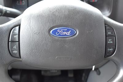 2017 Ford E-350 SD 2dr  Van!**APPOINTMENT ONLY**V10 Power! Dually! Service Body w/ Tool Compartments! Enclosed Upper Box! Work Ready! - Photo 14 - Portland, OR 97266